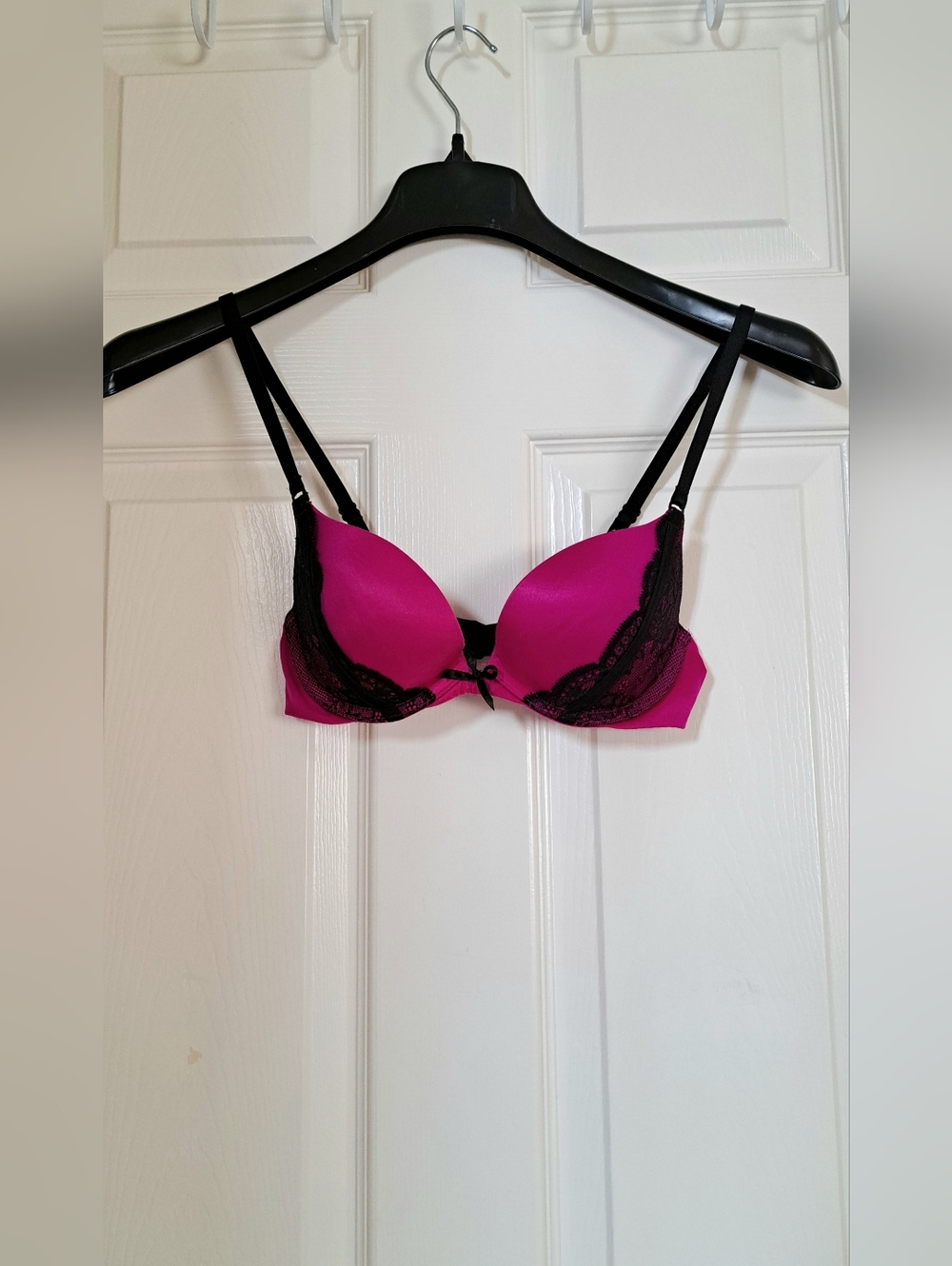 Victoria's Secret Very Sexy Push-Up Bra Magenta with Black Lace Trim